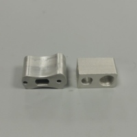 Bloc de serrage en aluminium usiné CNC de précision anodisé 6061-T6, pièces détachées personnalisées pour moto et vélo électrique usinées CNC