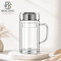Bouteille en verre à double paroi cylindrique de 350 ml (11,8 oz) avec infuseur et couvercle en acier inoxydable, réutilisable, personnalisable avec logo, vente en gros (100 pièces)