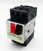 Disjoncteur moteur Gv2me08 2.5-4A - Neuf - Ensemble complet d'accessoires PLC industriels : Capteurs / Contacteurs / Relais, Général