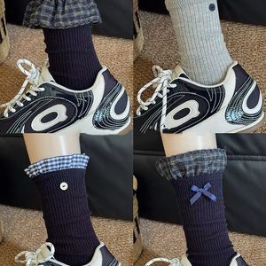 Chaussettes en dentelle pour femmes, mi-mollet, motif à carreaux, respirantes, absorbant la transpiration, en fibre de polyester, style jeune - Product Image 2