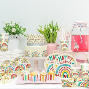 Ensemble de fournitures pour fête d'anniversaire sur le thème de l'arc-en-ciel rétro - Assiettes en papier jetables, gobelets, serviettes, nappe et bannière d'anniversaire - Product Image 5