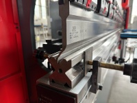 Máquina Plegadora de Chapa Metálica de Alta Precisión de 3200 mm de Nanjing BOST, Certificación CE, Personalización Disponible