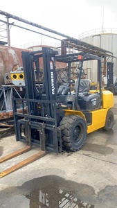Chariot élévateur diesel KOMATSU d'occasion de 5 tonnes avec moteur, bon prix, à vendre, origine Japon, poids 5000 kg - Product Image 2