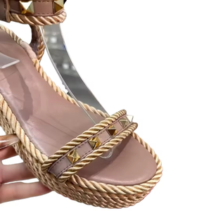 2025 New Designer rivet Sandals Luxury Shoes Fashion Outdoor Genuine Leather Shoes Anti-slip Flat Sandals Women's Casual Shoes - Product Image 6