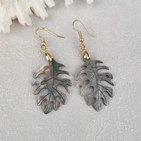 Boucles d'oreilles pendantes tendance en forme de feuille de Monstera noire et jaune, en nacre naturelle et coquille rose pigeon, collection hawaïenne