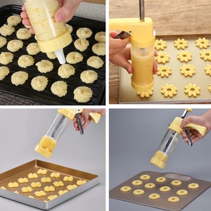 Kit de presse à biscuits multifonctionnel <span class=keywords><strong>avec</strong></span> 16 disques à biscuits et 6 embouts, <span class=keywords><strong>pistolet</strong></span> à biscuits <span class=keywords><strong>avec</strong></span> poche à douille - Product Image 6