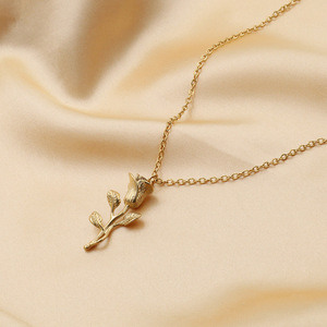 Golden Rose Pendant Necklace Women 18k Gold Plated Stainless Steel Clavicle Chain Everyday Wear Plant Shape Jewelry - Product Image 2