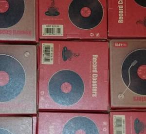 Sous-verres Ensemble de 6 sous-verres de disque vinyle rétro colorés pour boissons avec étiquettes drôles Sous-verres de table - Product Image 5