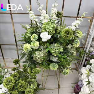 Arco de Flores Artificiales LEDA para Jardín con Soporte Metálico, Arco de Flores de Seda de Alta Simulación con Fondo de Vegetación Verde - Product Image 6