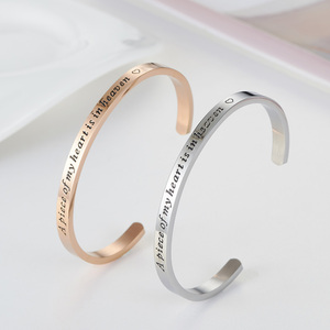 Pulsera de Acero Inoxidable con Letras Grabadas y la Frase 'Aunque es pequeña, es feroz', Nuevos Estilos - Product Image 4