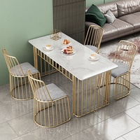 Table de salle à manger commerciale moderne avec bancs rembourrés, structure en métal doré, mobilier de restauration, café, hôtel, banquette, vente en gros