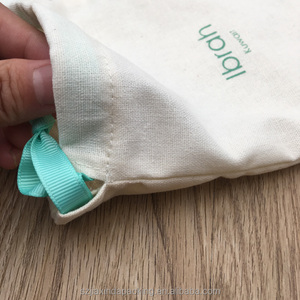 Sac à cordon en coton et lin naturel avec logo personnalisé recyclable, avec ruban gros-grain bleu, pochette à cordon en coton et lin - Product Image 4