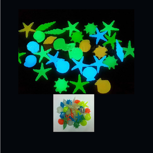 Pietra di ghiaia fotoluminescente bagliore nel buio viola <span class=keywords><strong>conchiglia</strong></span> <span class=keywords><strong>conchiglia</strong></span> a forma di stella pietre miste per <span class=keywords><strong>la</strong></span> decorazione del giardino dell'acquario di pesci - Product Image 1