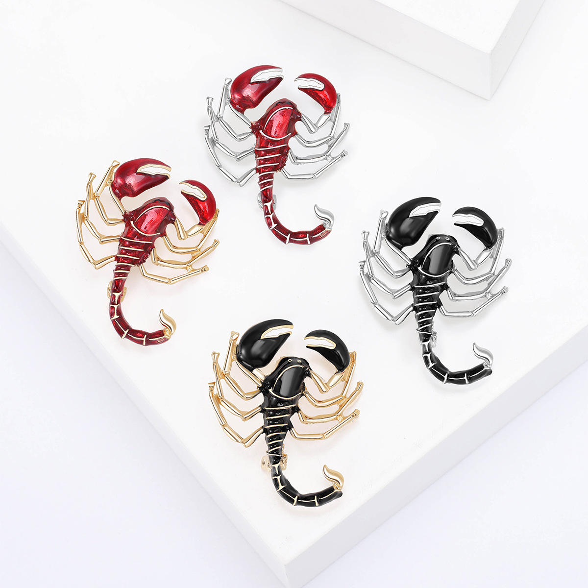 แดง/ทอง/เงิน/ดำ