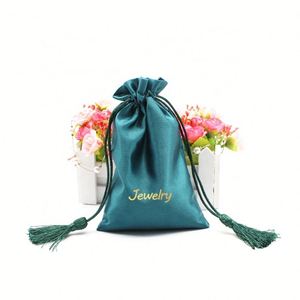 Sac à cordon personnalisé en satin de soie pour extensions capillaires avec pompons, pochettes à bijoux personnalisées pour cheveux et perruques, emballage textile - Product Image 2