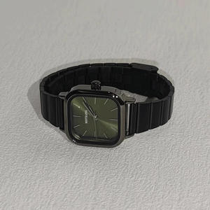 ساعة نسائية أنيقة بتصميم عتيق لعام 2024، تصميم بسيط على شكل عقدة الخيزران، طراز أدبي فريد، فاخرة خفيفة بلوحة مربعة، جديدة بلون مسحوق الشاي الأسود - Product Image 5