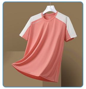 Camiseta deportiva Cool And Airy para hombre: tela de alta calidad para una ventilación máxima, ideal para fitness, senderismo - Product Image 3