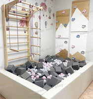 Salle de jeux pour enfants de couleur blanche personnalisée pour salle de sport bloc de mousse fosse à balles barre d'argent corde mur d'escalade intérieur mur d'escalade pour enfant rock