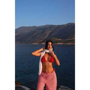 Costume de pantalon formel à carreaux rouges avec décoration boutonnée, style estival - Product Image 5