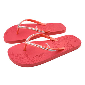 <span class=keywords><strong>Tongs</strong></span> rouges élégantes pour femmes Design chic et confortable avec sangles en strass et semelle en relief floral pour l'été - Product Image 2