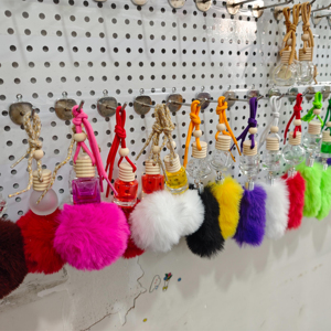 Flacons de parfum pour voiture de luxe de 8 ml, vente directe d'usine, divers styles, prix de gros. Flacons vides noirs. - Product Image 1