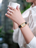 Montre Femme Luxe Vintage à Cadran Carré, Mouvement Quartz, Chiffres Romains, Bracelet PU, Petit Cadran à Trois Aiguilles - Prix Usine