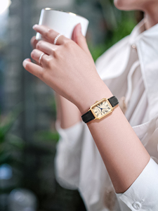 Montres pour femmes de luxe vintage à mouvement à quartz carré en alliage, avec cadran à aiguilles et chiffres romains, prix d'usine - Product Image 5