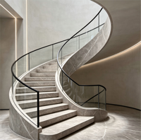 Dalle de marbre gris Cloud Dora, base gris clair avec fines veines blanches, pour revêtement mural, sol et marches d'escalier