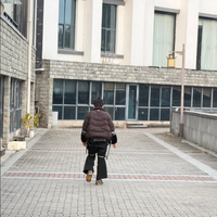 Exoesqueleto Robótico Ligero y Portátil para Asistencia a la Cadera, Apoyo a la Movilidad de Personas Mayores, Reduce la Fatiga al Caminar para Personas de la Tercera Edad