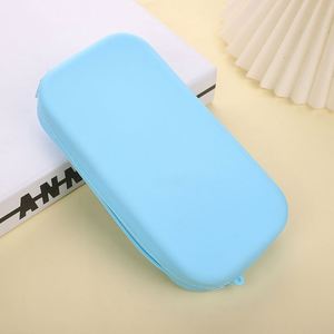 Bolsa de Silicona Ecológica para Almacenamiento de Cables, Lápices y Artículos de Papelería, Diseño Cuadrado Macaron, para Regreso a Clases - Product Image 3