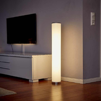 Lampe de sol LED moderne avec télécommande, 16 millions de couleurs changeantes RGB et lampe d'angle à intensité variable pour chambre à coucher