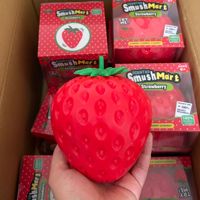 Jouet Squishy Fraise Amusant Parfumé Smushmart Réaliste à Presser Anti-Stress Grande Fraise Cadeau Amusant – Vente Flash