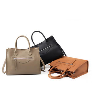 Sacs à main de luxe haut de gamme pour femmes avec décoration florale, chaussures, vêtements, bijoux et montres faits à la main - Product Image 6