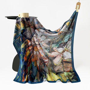 Foulard in Seta con Stampa Floreale Viola e Logo Personalizzato per Donne, <span class=keywords><strong>Hijab</strong></span> Quadrato 90cm, Sciarpa alla <span class=keywords><strong>Moda</strong></span> - Product Image 4