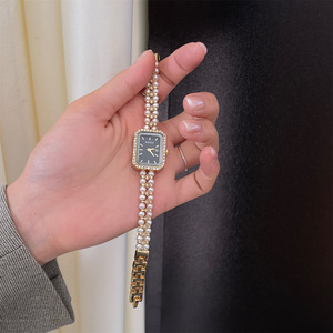 Elegante Reloj de Cuarzo para Mujer con Brazalete de Perlas, Esfera Cuadrada con Detalles de Diamantes de Imitación, Ideal para Regalo y Fiesta - Product Image 6