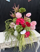 Centre de table personnalisé style sauvage avec fleurs de calla et d'hortensia, boule de fleurs artificielle en soie pour allée