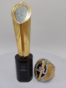 אליפות כדורגל טבעת עם תיבת תצוגה המכללה כדורגל oio אלוף טבעות סגסוגת אוסף אוניברסיטת קישוט - Product Image 6