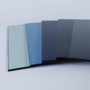 Verre réfléchissant teinté à revêtement solaire gris bleu étoilé de 8 mm pour murs-rideaux et fenêtres à économie d'énergie - Product Image 2