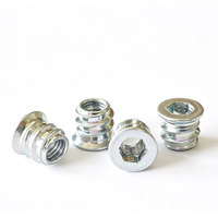 Inserts filetés hexagonaux en acier au carbone zingué M4 M5 M6 sur mesure pour le montage et la fixation de meubles en bois et d'armoires