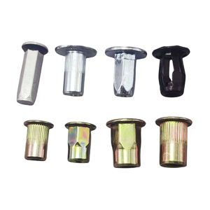 Écrous à riveter universels pour automobile 4mm 5mm 6mm 8mm, clips de fixation en fer pour cadre de plaque d'immatriculation - Product Image 1