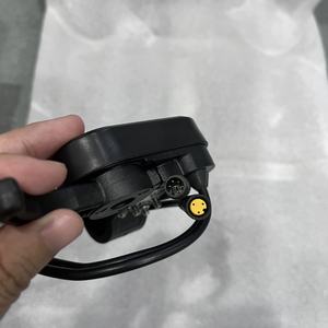 Acelerador de dedo LIVIAE Liya 48/52V 60V 72V para patinete eléctrico con pantalla y botón de asistencia para Molo 5 R7 R8 G14 M9 - Product Image 4