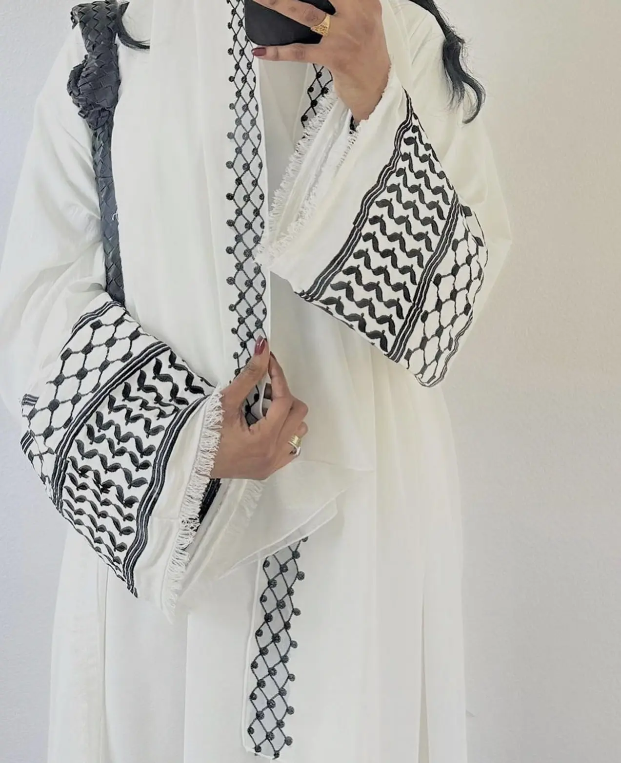 ดูไบผ้าลินินเย็บปักถักร้อย Kufiyyah ปาเลสไตน์แขนเจียมเนื้อเจียมตัวแฟชั่นชุดกิโมโนเสื้อผ้าอิสลามแขนยาวพัฟผู้หญิงเปิด Abaya