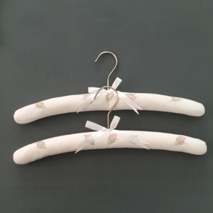 Porte manteau brodé, prix fin, vente en gros - Product Image 4
