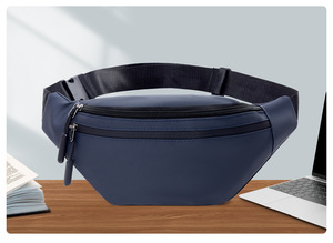 WAALUU Logotipo personalizado Cuero liso Negro Diseñador de los hombres Riñonera Moda Riñonera para hombres - Product Image 3