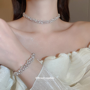 Collar de Clavícula Delicado de Estilo Francés Vintage de Lujo Ligero con Perlas de Imitación de Zirconia y Cobre, de Nicho y Alta Gama, a la Moda - Product Image 2