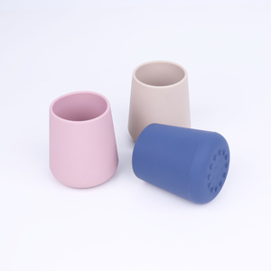 Tasse d'apprentissage en silicone colorée 100 % alimentaire sans BPA pour bébés et tout-petits de 6 mois et plus, idéale pour l'autodirection alimentaire - Product Image 1