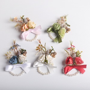 Corsage de poignet rose pour <span class=keywords><strong>demoiselle</strong></span> d'honneur, corsage de poignet pour mariage, corsage de poignet pour bal de fin d'année, fleur de revers pour homme d'honneur - Product Image 2