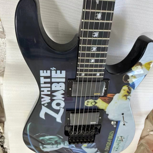 Guitare électrique Black Zombie Signature HH Maple Neck LTD avec incrustation chauve-souris et araignée, livraison rapide - Product Image 1