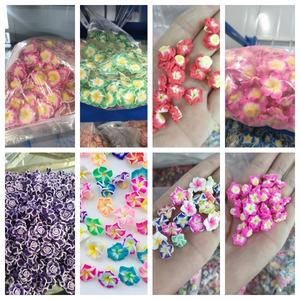 <span class=keywords><strong>Flor</strong></span> de arcilla polimérica de 15MM con agujero para hacer joyas, collar, pendiente, decoración DIY, funda de teléfono para decoración de <span class=keywords><strong>uñas</strong></span> - Product Image 2