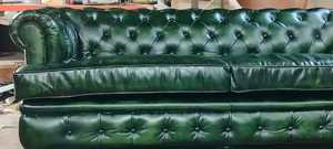 โซฟาเชสเตอร์ฟิลด์ 3 ที่นั่ง หนังคุณภาพสูง นั่งสบาย ดีไซน์หรูหรา พร้อมพนักพิงแบบกระดุมลึก เหมาะสำหรับใช้ในบ้านและสำนักงาน - Product Image 3